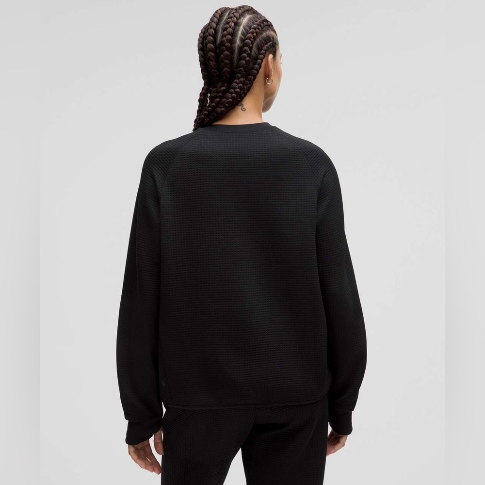 Lululemon Waffle-Knit
Crewneck Long-Sleeve Shirt
Black / Black - Picture 3 of 10